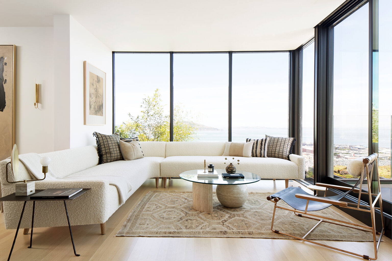 A Modern And Minimalist San Francisco Home With Golden Gate Views JDP Green Street San Francisco minimalist home