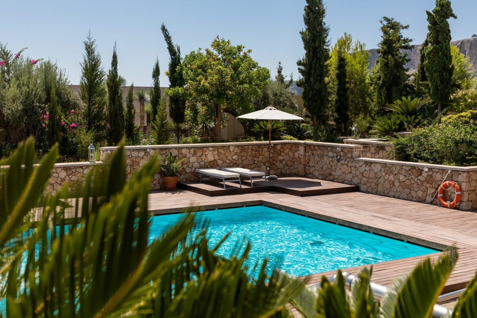 Top Class Products To Transform Your Pool MAIN-PHOTO-house-pool