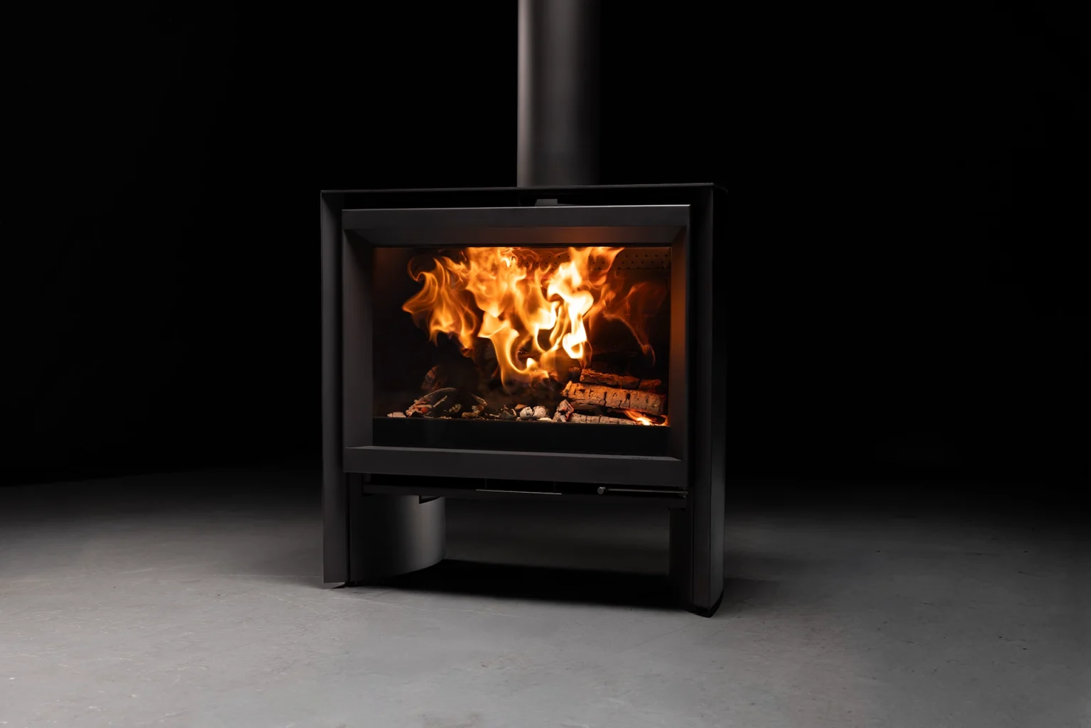 Stûv s6-H Iconic Wood Stove. Photo Credit Anthony Rodier